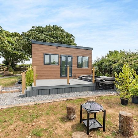 Отель Calvesland Hideaway Манорбьер Экстерьер фото