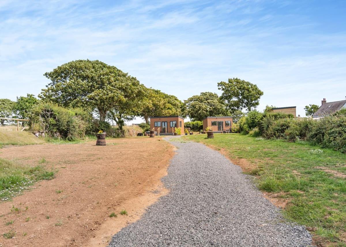 Отель Calvesland Hideaway Манорбьер Экстерьер фото