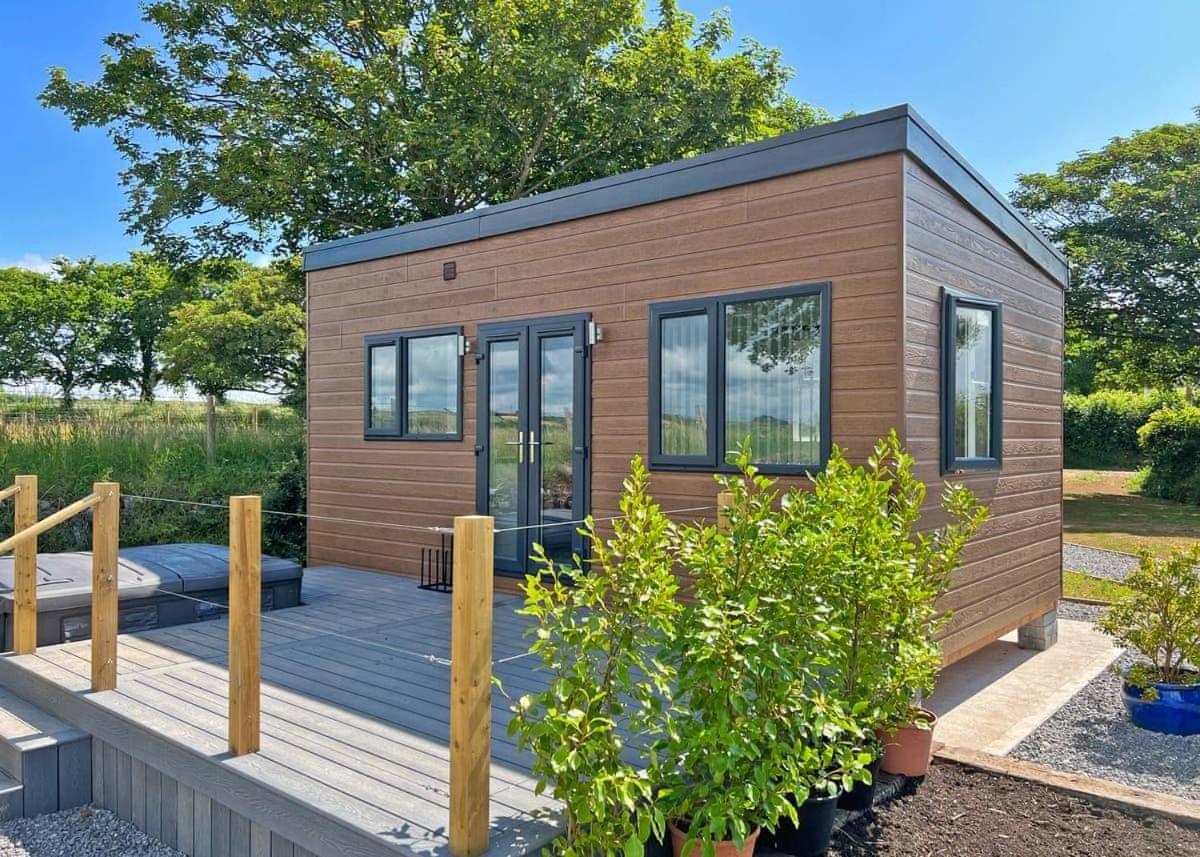 Отель Calvesland Hideaway Манорбьер Экстерьер фото