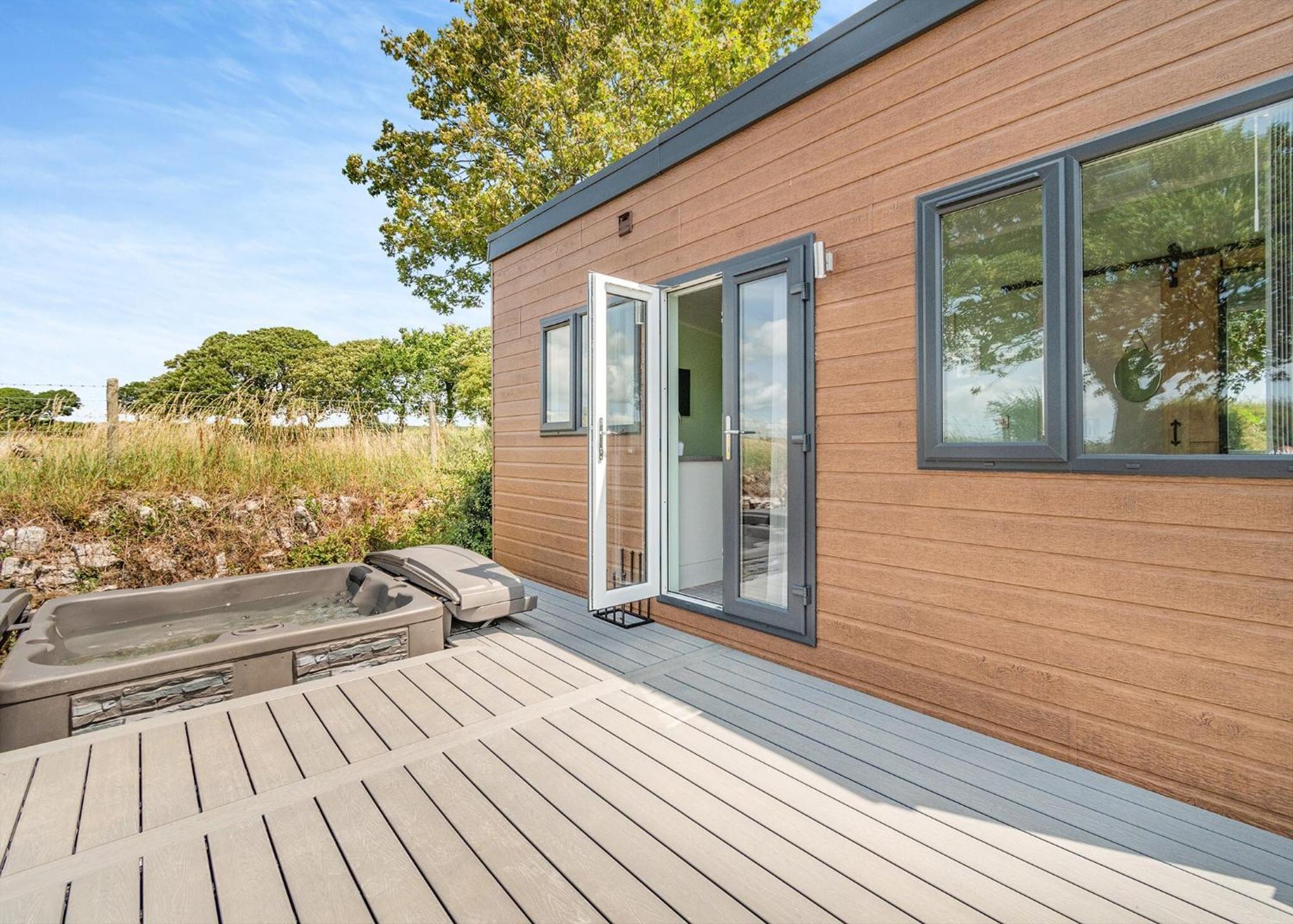 Отель Calvesland Hideaway Манорбьер Экстерьер фото